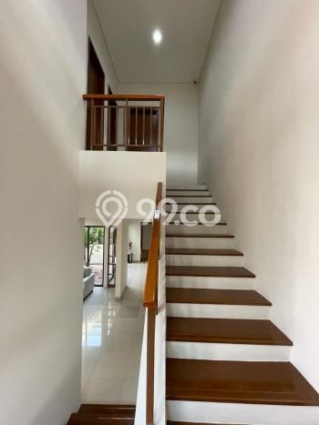 INVESTASI CERDAS! Rumah Exclusive BSD De Park, Tangerang, LT 180m² LB 200m² INVESTASI CERDAS! Rumah Exclusive BSD De Park, Tangerang, LT 180m² LB 200m²