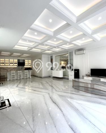 Ready to Use! Luxury House LT 156m2 Desain Elegan di Kemang Ready to Use! Luxury House LT 156m2 Desain Elegan di Kemang