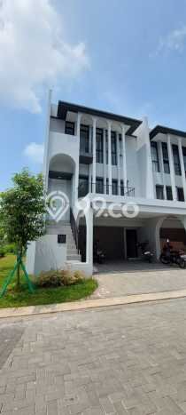 Ready to Use! Luxury House LT 120m2 Desain Modern di BSD Green Wich Ready to Use! Luxury House LT 120m2 Desain Modern di BSD Green Wich
