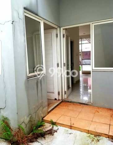 Rumah Luas Asri 3 KT Siap Pakai di BSD Residence One Tangerang Rumah Luas Asri 3 KT Siap Pakai di BSD Residence One Tangerang