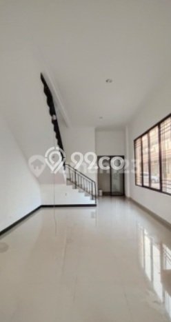 Ruko Disewakan di Area Ramai Cipondoh, Tangerang Ruko Disewakan di Area Ramai Cipondoh, Tangerang