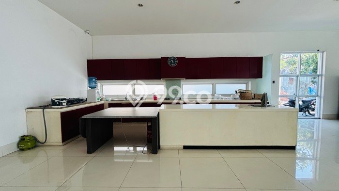 Rumah di Banyumanik, Semarang, Luas 610m2m² Bangunan 400m2m² Rumah di Banyumanik, Semarang, Luas 610m2m² Bangunan 400m2m²