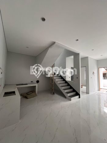 Jual Rumah Eksklusif 3 KT di Gading Serpong, Tangerang Jual Rumah Eksklusif 3 KT di Gading Serpong, Tangerang