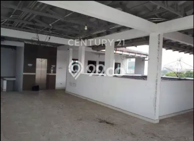 Ready to Use! Premium House LT 702m2 Desain Modern di Cikini Ready to Use! Premium House LT 702m2 Desain Modern di Cikini
