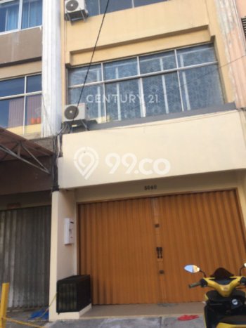 Ruko untuk disewa di Cempaka Putih punya LT 150m2 & LB 300m2 harga sewa kompetitif Ruko untuk disewa di Cempaka Putih punya LT 150m2 & LB 300m2 harga sewa kompetitif
