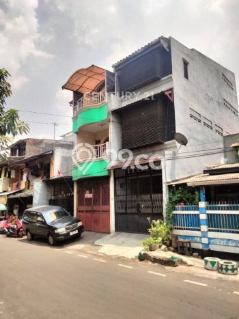 LOKASI BISNIS! Ruko For Rent di , Luas 135m2m², Jalan Utama LOKASI BISNIS! Ruko For Rent di , Luas 135m2m², Jalan Utama