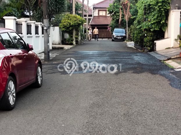 Ready to Use! Premium House LT 375m2 Desain Elegan di Gudang Peluru Ready to Use! Premium House LT 375m2 Desain Elegan di Gudang Peluru