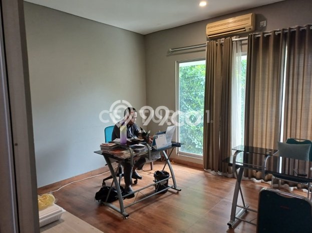 Jual Rumah Luas Megah Dengan View Cantik di Cibubur, Depok Jual Rumah Luas Megah Dengan View Cantik di Cibubur, Depok