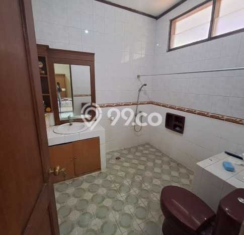 Rumah di Bintaro, Tangerang Selatan, Luas 237m² LB 300m² Rumah di Bintaro, Tangerang Selatan, Luas 237m² LB 300m²