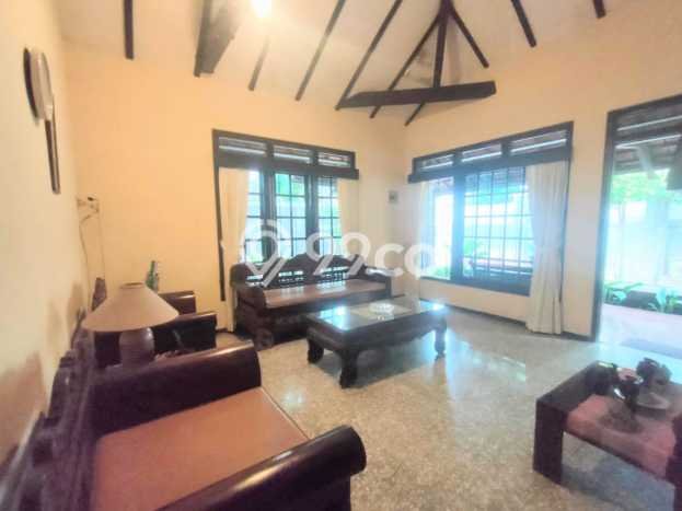 Rumah Mewah Dijual LT 345m2 di Kebayoran Lama, Jakarta Selatan Rumah Mewah Dijual LT 345m2 di Kebayoran Lama, Jakarta Selatan