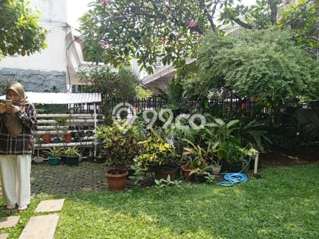 Siap Huni Rumah Mewah 5 Kamar di Kebayoran Baru Dekat ke Mana Pun Siap Huni Rumah Mewah 5 Kamar di Kebayoran Baru Dekat ke Mana Pun