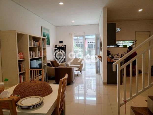 For Sale Hunian Rumah Terawat 3 Kamar di Bintaro, Tangerang Selatan For Sale Hunian Rumah Terawat 3 Kamar di Bintaro, Tangerang Selatan
