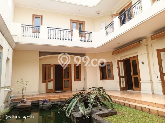 Rumah Elit LB 580m2 Siap Huni Desain Elegan di Pondok Indah, Jakarta Selatan Rumah Elit LB 580m2 Siap Huni Desain Elegan di Pondok Indah, Jakarta Selatan