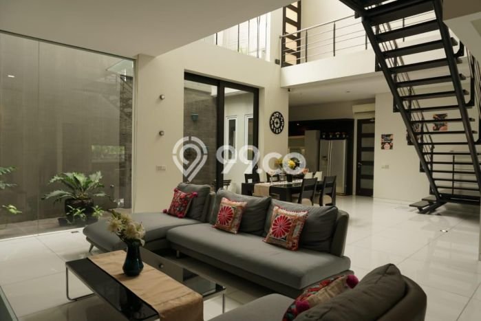 INVESTASI CERDAS! Rumah Exclusive Kemang, Jakarta Selatan, Luas Tanah 225m² Luas Bangunan 425m² INVESTASI CERDAS! Rumah Exclusive Kemang, Jakarta Selatan, Luas Tanah 225m² Luas Bangunan 425m²