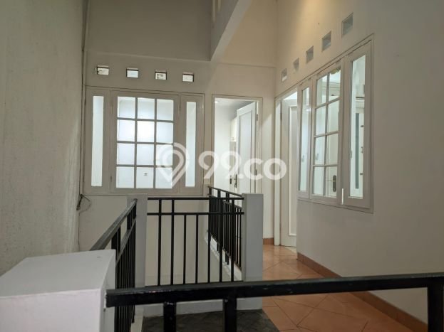 HARGA TERBAIK! Rumah area Pondok Indah, 3 KM, Area Asri, LT 130m² Bangunan 200m² HARGA TERBAIK! Rumah area Pondok Indah, 3 KM, Area Asri, LT 130m² Bangunan 200m²