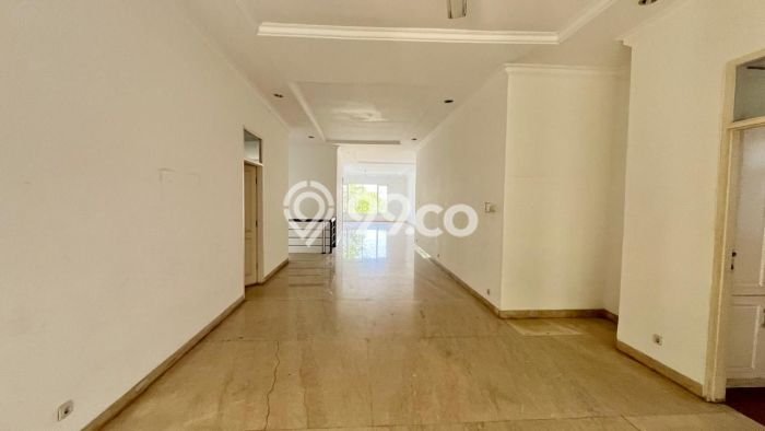 SPECIAL PRICE! Rumah di Kemang, 5 KT, Dekat Fasilitas Umum, LT 8000m² Bangunan 600m² SPECIAL PRICE! Rumah di Kemang, 5 KT, Dekat Fasilitas Umum, LT 8000m² Bangunan 600m²