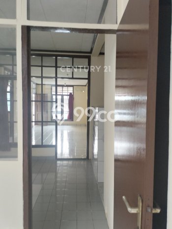 Rumah di Lippo Cikarang, 2 KT, Dekat Pusat Kota, Luas 160m2m² Bangunan 110m2m² Rumah di Lippo Cikarang, 2 KT, Dekat Pusat Kota, Luas 160m2m² Bangunan 110m2m²
