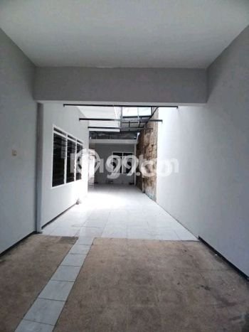 LOKASI PREMIUM! Rumah area Tidar, 2 KM, Lingkungan Strategis, Luas 317m2m² Bangunan 300m2m² LOKASI PREMIUM! Rumah area Tidar, 2 KM, Lingkungan Strategis, Luas 317m2m² Bangunan 300m2m²