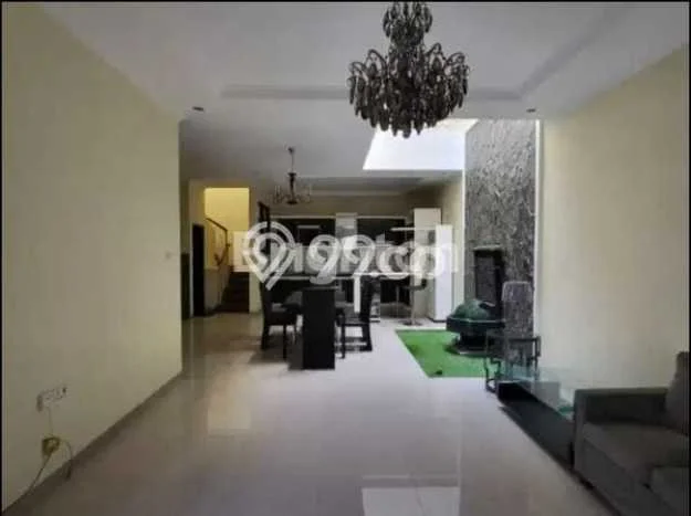 Rumah di , 6 KT, Pemandangan Indah, LT 180m2m² Bangunan 350m2m² Rumah di , 6 KT, Pemandangan Indah, LT 180m2m² Bangunan 350m2m²