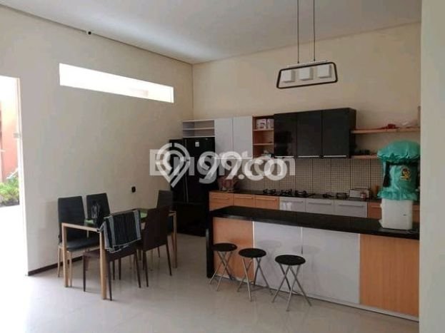 Rumah Sewa Malang LT 200m2 LB 250m2 Kawasan Araya Rumah Sewa Malang LT 200m2 LB 250m2 Kawasan Araya