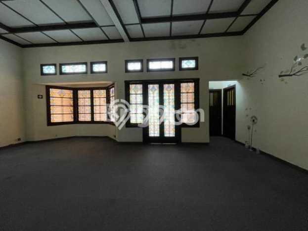 Jarang Ada! Rumah Sewa 6 Kamar Bagus Siap Huni Gunung-gunung Jarang Ada! Rumah Sewa 6 Kamar Bagus Siap Huni Gunung-gunung