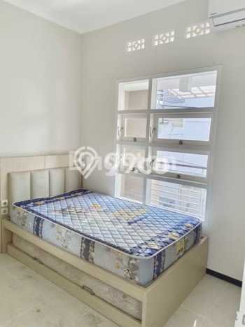 Rumah di , 4 KM, View Indah, LT 280m2m² LB 300m2m² Rumah di , 4 KM, View Indah, LT 280m2m² LB 300m2m²