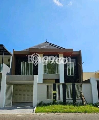 Rumah di Araya, 5 KT, Design Minimalis, Luas 300m2m² Bangunan 450m2m² Rumah di Araya, 5 KT, Design Minimalis, Luas 300m2m² Bangunan 450m2m²
