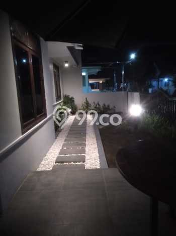 Disewakan! Rumah 5 Kamar Tidur &
2 Kamar Mandi di Sulfat, Malang Disewakan! Rumah 5 Kamar Tidur &
2 Kamar Mandi di Sulfat, Malang