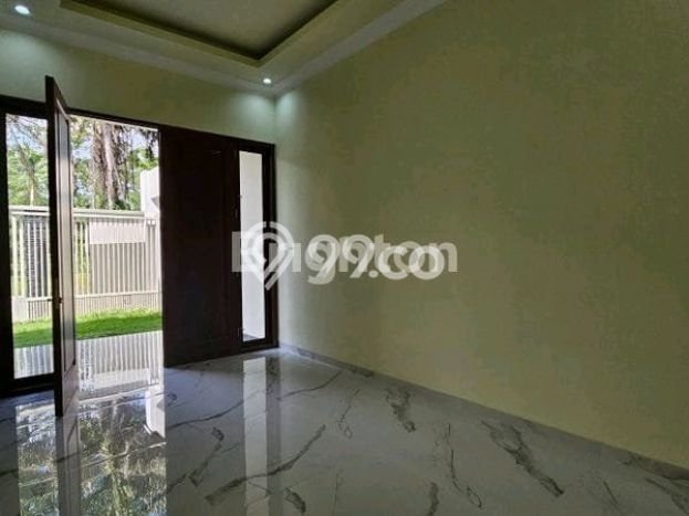 Rumah di Araya, 5 KT, Design Minimalis, Luas 300m2m² Bangunan 450m2m² Rumah di Araya, 5 KT, Design Minimalis, Luas 300m2m² Bangunan 450m2m²