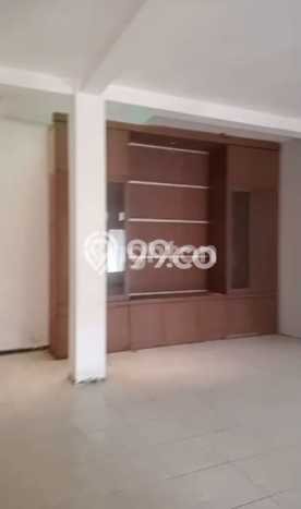 Lokasi terbaik! Rumah siap pakai dikontrakkan di Soekarno Hatta LB 240m2 Lokasi terbaik! Rumah siap pakai dikontrakkan di Soekarno Hatta LB 240m2
