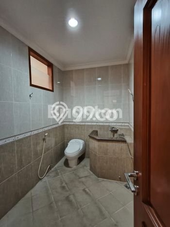 Disewakan! Rumah 4 Kamar Tidur &
3 Kamar Mandi di Gunung-gunung, Malang Disewakan! Rumah 4 Kamar Tidur &
3 Kamar Mandi di Gunung-gunung, Malang