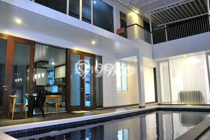 Rumah Nyaman area Blimbing, Malang, Luas 325m2m² LB 600m2m² Rumah Nyaman area Blimbing, Malang, Luas 325m2m² LB 600m2m²