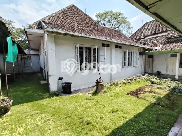 Ready to Use! Premium House LT 556m2 Desain Elegan di Kasin Ready to Use! Premium House LT 556m2 Desain Elegan di Kasin