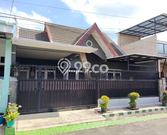 Rumah Luas Asri 3 KT Siap Pakai di Sawojajar Malang Rumah Luas Asri 3 KT Siap Pakai di Sawojajar Malang