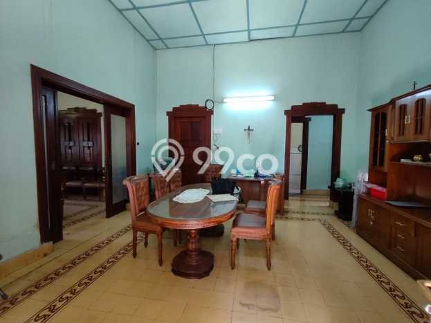 Lokasi strategis! Rumah siap pakai disewakan di Klojen LB 289m2 Lokasi strategis! Rumah siap pakai disewakan di Klojen LB 289m2