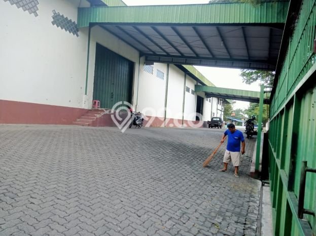Gudang Area Komersial di Ngaliyan, Luas 1800m², Siap Operasional Gudang Area Komersial di Ngaliyan, Luas 1800m², Siap Operasional