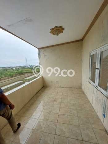 SIAP HUNI! Rumah Strategis area Genuk, Luas 160m² Bangunan 320m² SIAP HUNI! Rumah Strategis area Genuk, Luas 160m² Bangunan 320m²