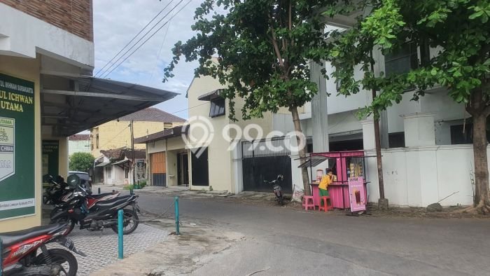 Rumah Modern Minimalis 0 KT Bisa Langsung Pindah di Laweyan Rumah Modern Minimalis 0 KT Bisa Langsung Pindah di Laweyan