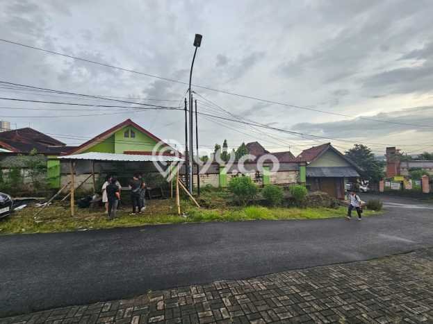 Dijual Rumah Premium dengan Fasilitas Sekitar Komplit di Semarang Barat, Semarang Dijual Rumah Premium dengan Fasilitas Sekitar Komplit di Semarang Barat, Semarang