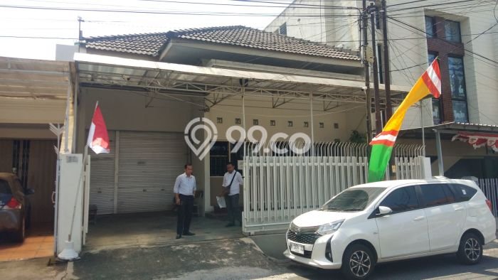 HUNIAN BERKELAS! Rumah Premium Semarang Tengah, Semarang, LT 245m2m² LB 260m2m² HUNIAN BERKELAS! Rumah Premium Semarang Tengah, Semarang, LT 245m2m² LB 260m2m²