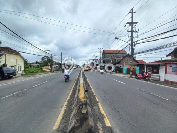 Rumah Asri 2 KT di Ungaran Timur, Semarang - Luas Tanah 1030m2m² Rumah Asri 2 KT di Ungaran Timur, Semarang - Luas Tanah 1030m2m²