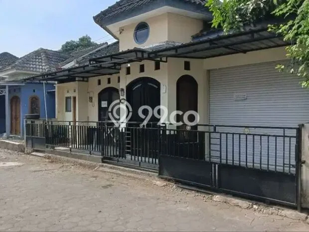 Rumah di Godean, Dekat Mall, LT 100m2m² Rumah di Godean, Dekat Mall, LT 100m2m²
