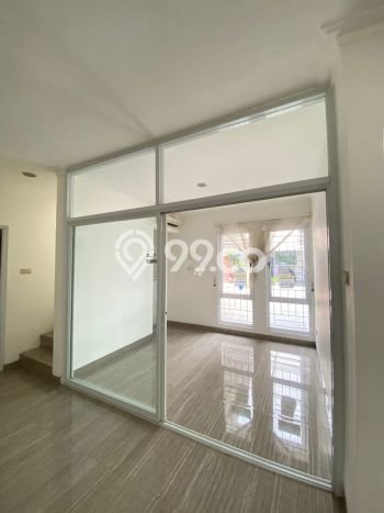 Jual Rumah Eksklusif 3 KT di Kota Wisata, Jakarta Timur Jual Rumah Eksklusif 3 KT di Kota Wisata, Jakarta Timur