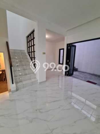 Jarang Ada! Rumah Sewa 3 Kamar Bagus Siap Huni Kota Wisata Jarang Ada! Rumah Sewa 3 Kamar Bagus Siap Huni Kota Wisata