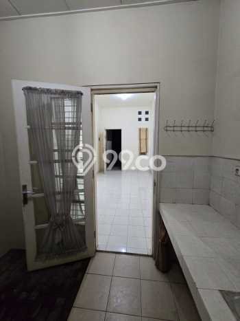 Disewakan! Rumah 2 Kamar Tidur &
1 Kamar Mandi di Kota Wisata, Jakarta Timur Disewakan! Rumah 2 Kamar Tidur &
1 Kamar Mandi di Kota Wisata, Jakarta Timur