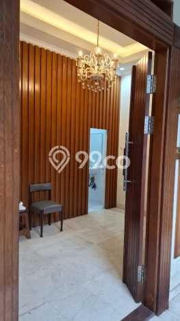 Hunian Elit LB 350m2 Siap Huni Desain Elegan di Raffles Hills, Jakarta Timur Hunian Elit LB 350m2 Siap Huni Desain Elegan di Raffles Hills, Jakarta Timur