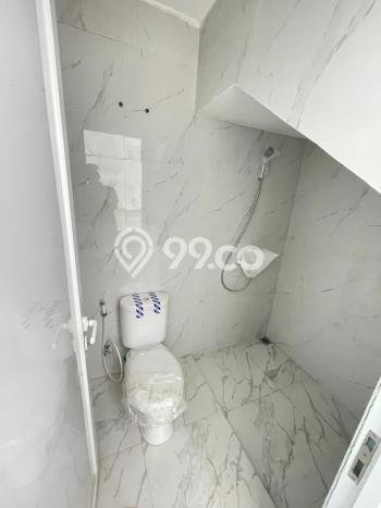 Rumah Luas Asri 5 KT Siap Huni di Kota Wisata Jakarta Timur Rumah Luas Asri 5 KT Siap Huni di Kota Wisata Jakarta Timur