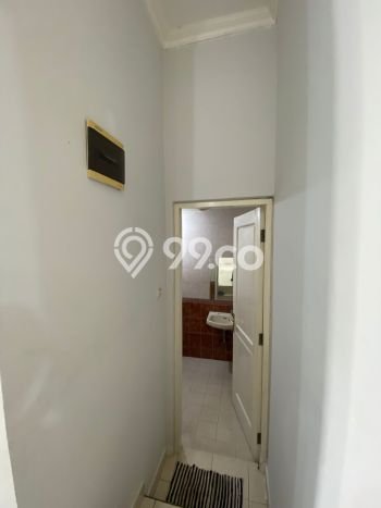 Disewakan! Rumah 3 Kamar Tidur &
2 Kamar Mandi di Kota Wisata, Jakarta Timur Disewakan! Rumah 3 Kamar Tidur &
2 Kamar Mandi di Kota Wisata, Jakarta Timur