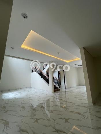 Ready to Use! Luxury House LT 200m2 Desain Elegan di Kota Wisata Ready to Use! Luxury House LT 200m2 Desain Elegan di Kota Wisata