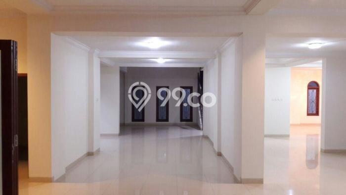 Rumah Luxury Modern Tanpa Renovasi di Citra Grand Jakarta Timur Rumah Luxury Modern Tanpa Renovasi di Citra Grand Jakarta Timur